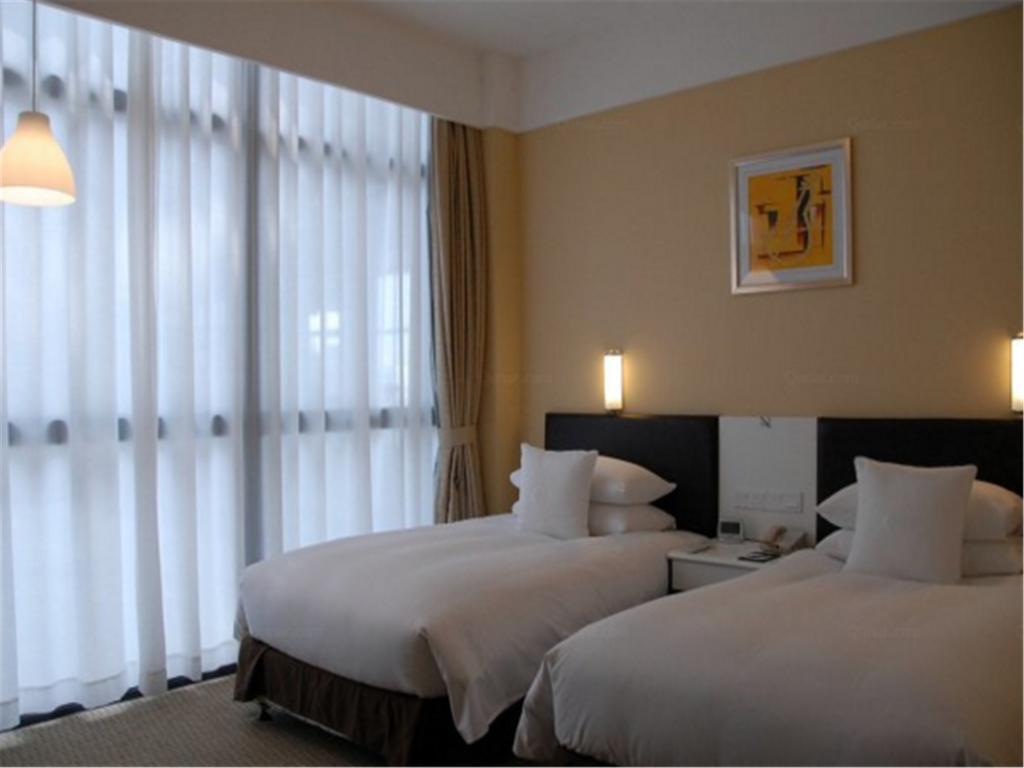 Gloria Plaza Hotel Kangqiao Shanghai Extérieur photo