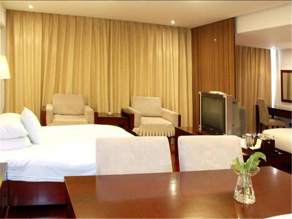 Gloria Plaza Hotel Kangqiao Shanghai Extérieur photo