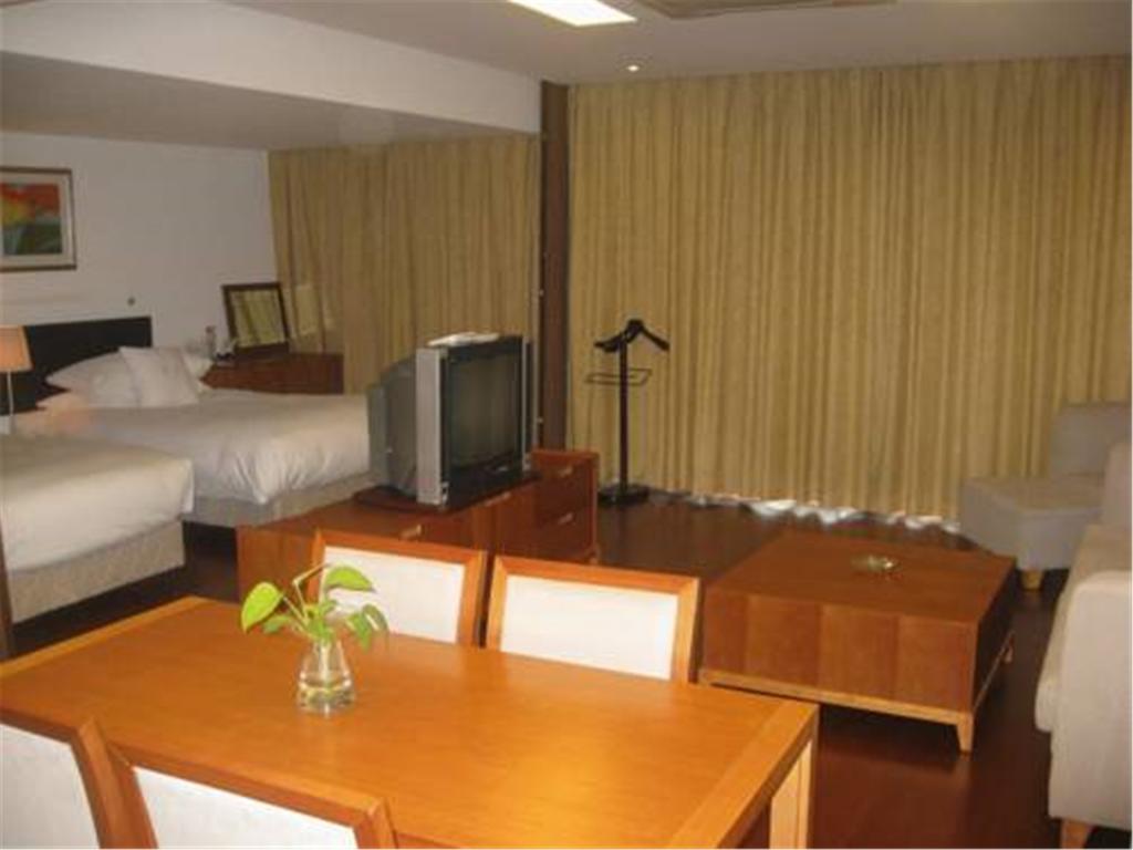 Gloria Plaza Hotel Kangqiao Shanghai Extérieur photo