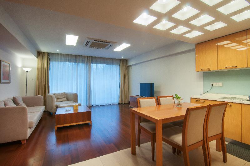 Gloria Plaza Hotel Kangqiao Shanghai Extérieur photo