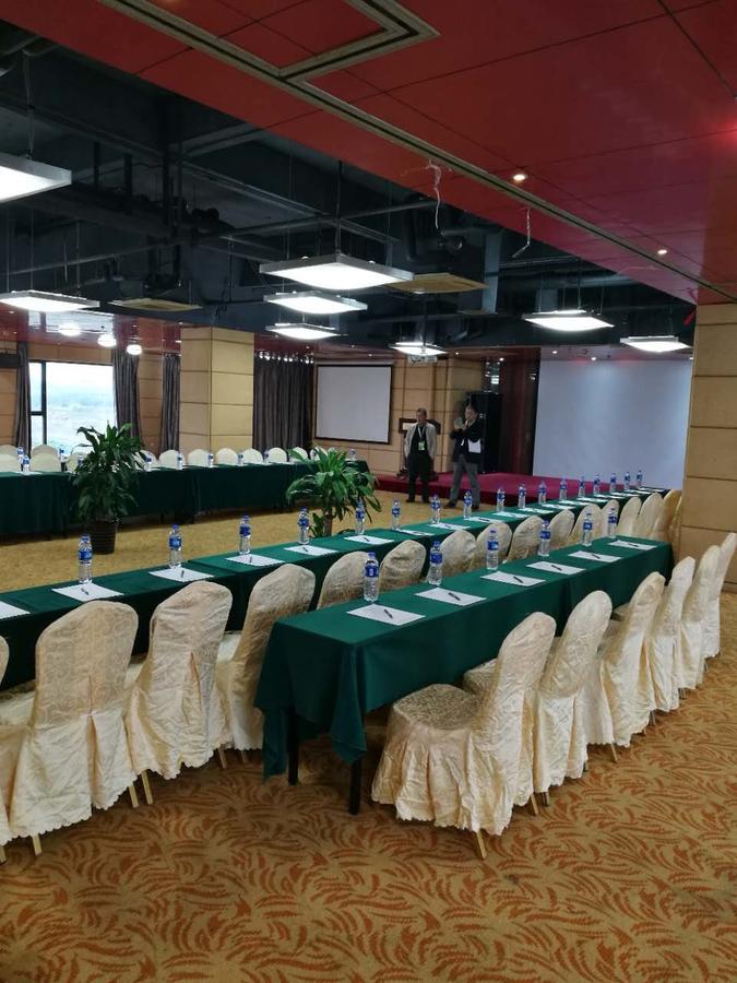 Gloria Plaza Hotel Kangqiao Shanghai Extérieur photo