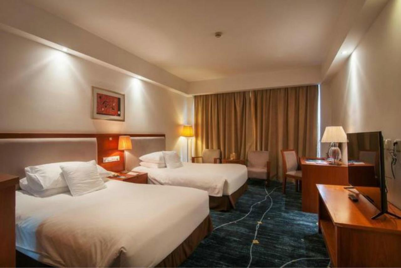 Gloria Plaza Hotel Kangqiao Shanghai Extérieur photo