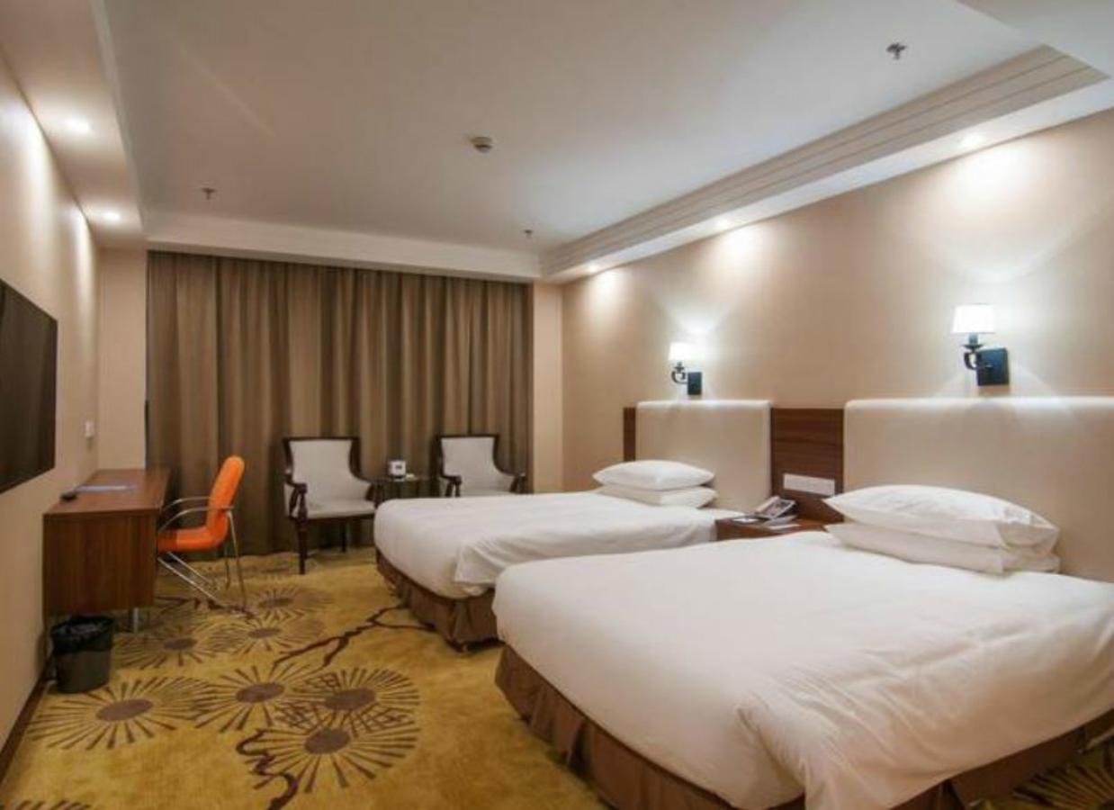 Gloria Plaza Hotel Kangqiao Shanghai Extérieur photo