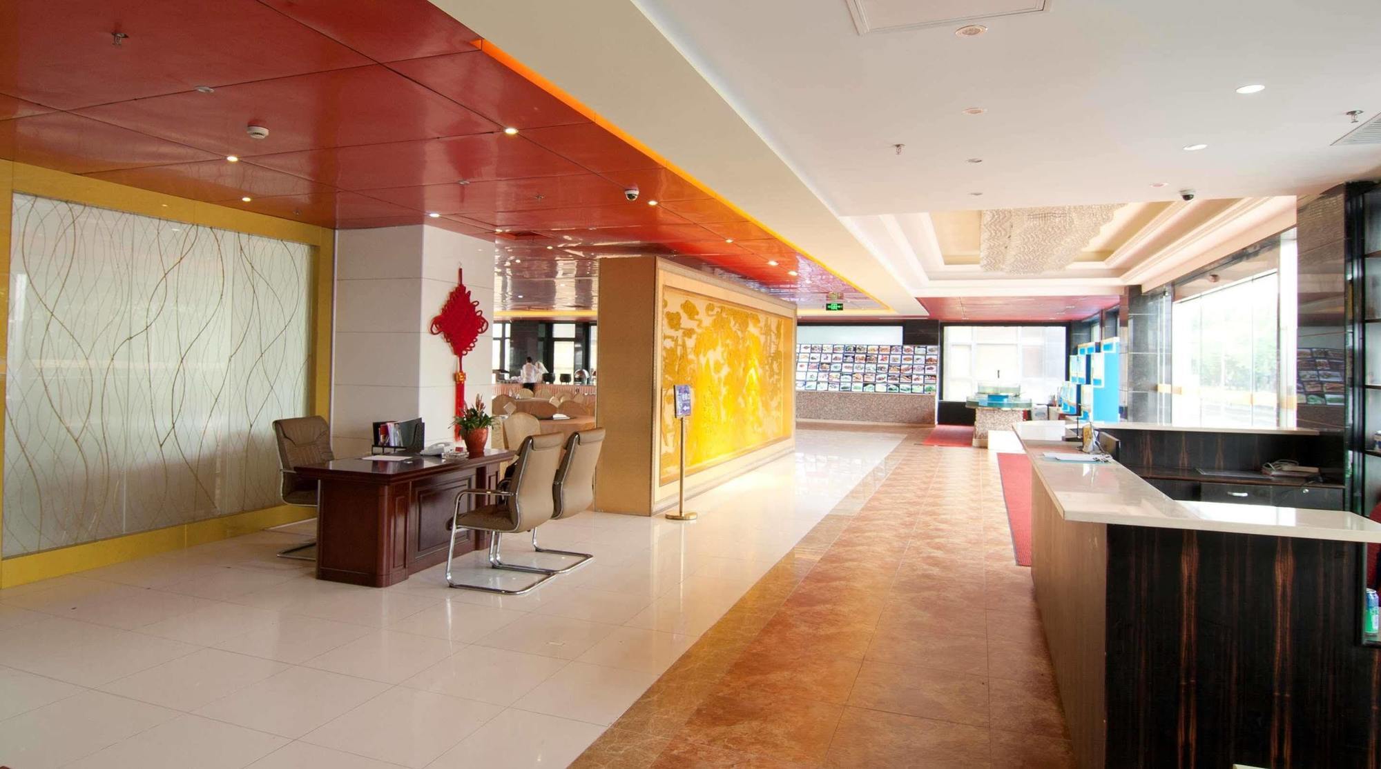 Gloria Plaza Hotel Kangqiao Shanghai Extérieur photo