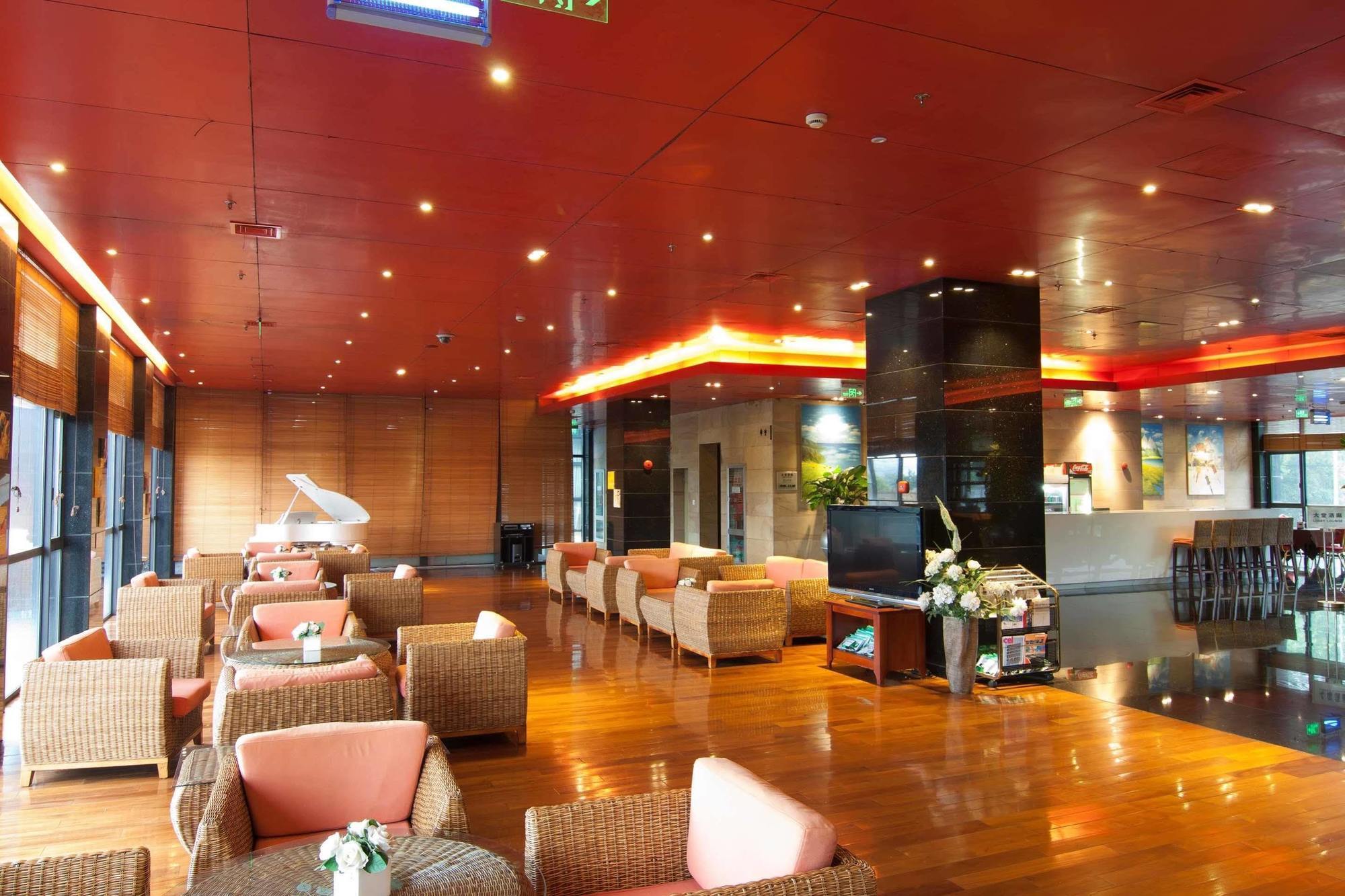 Gloria Plaza Hotel Kangqiao Shanghai Extérieur photo