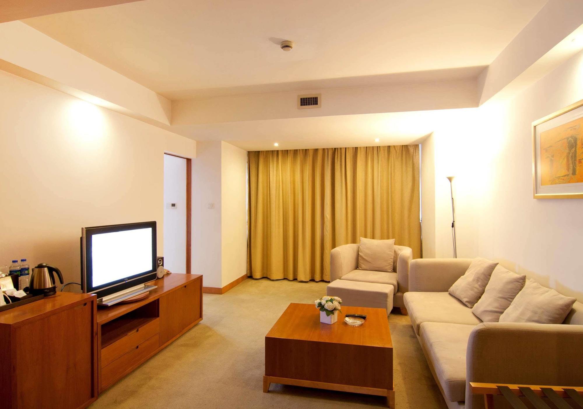 Gloria Plaza Hotel Kangqiao Shanghai Extérieur photo