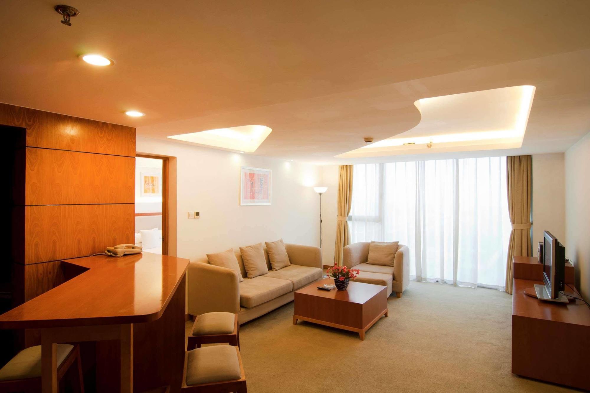 Gloria Plaza Hotel Kangqiao Shanghai Extérieur photo