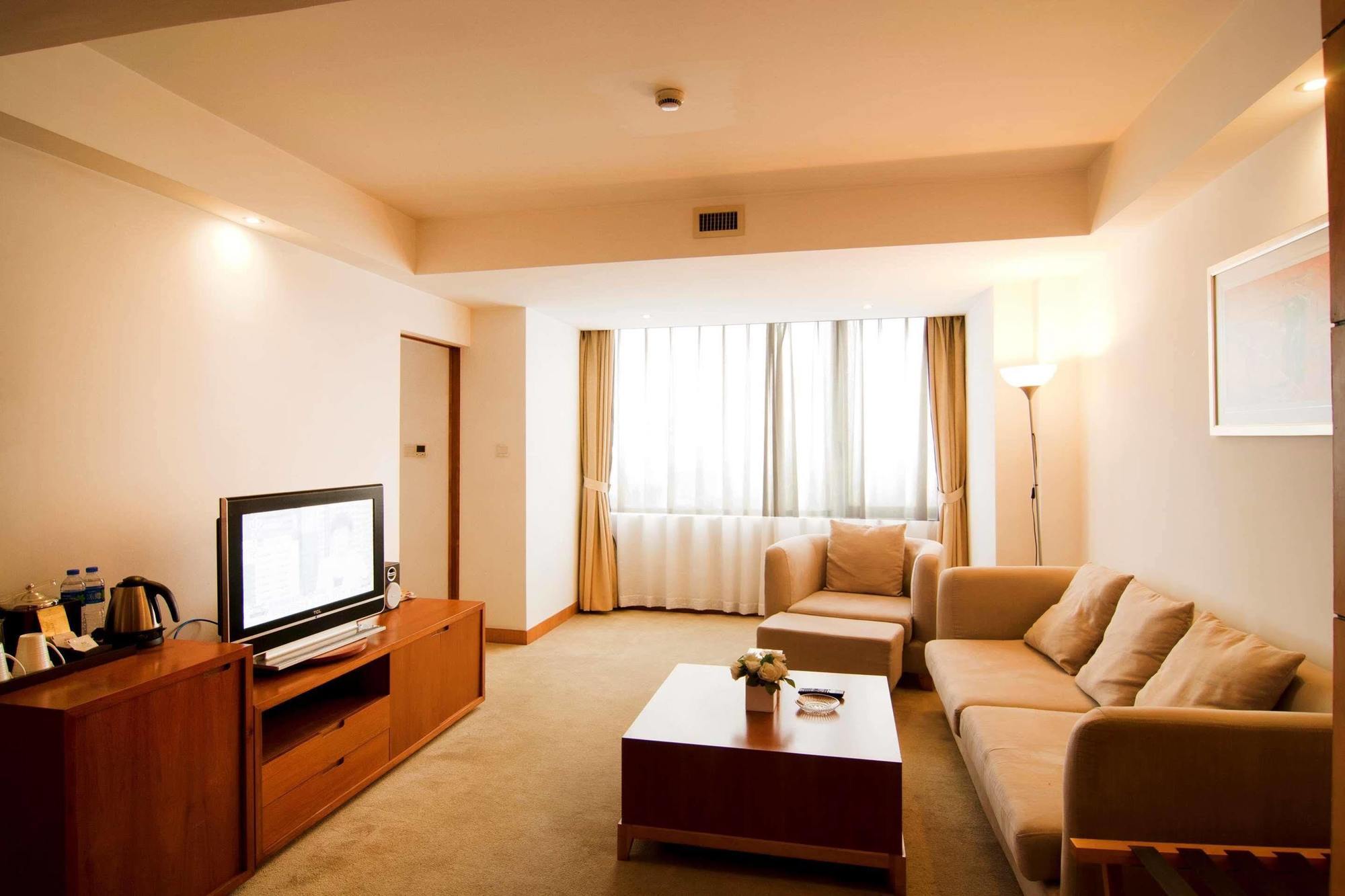 Gloria Plaza Hotel Kangqiao Shanghai Extérieur photo